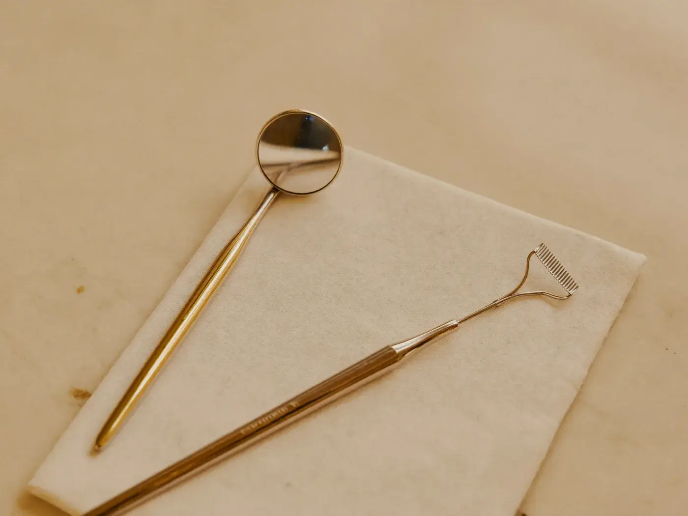 Limpeza dentária na Paula Almeida Clinic, no Méier, Rio de Janeiro